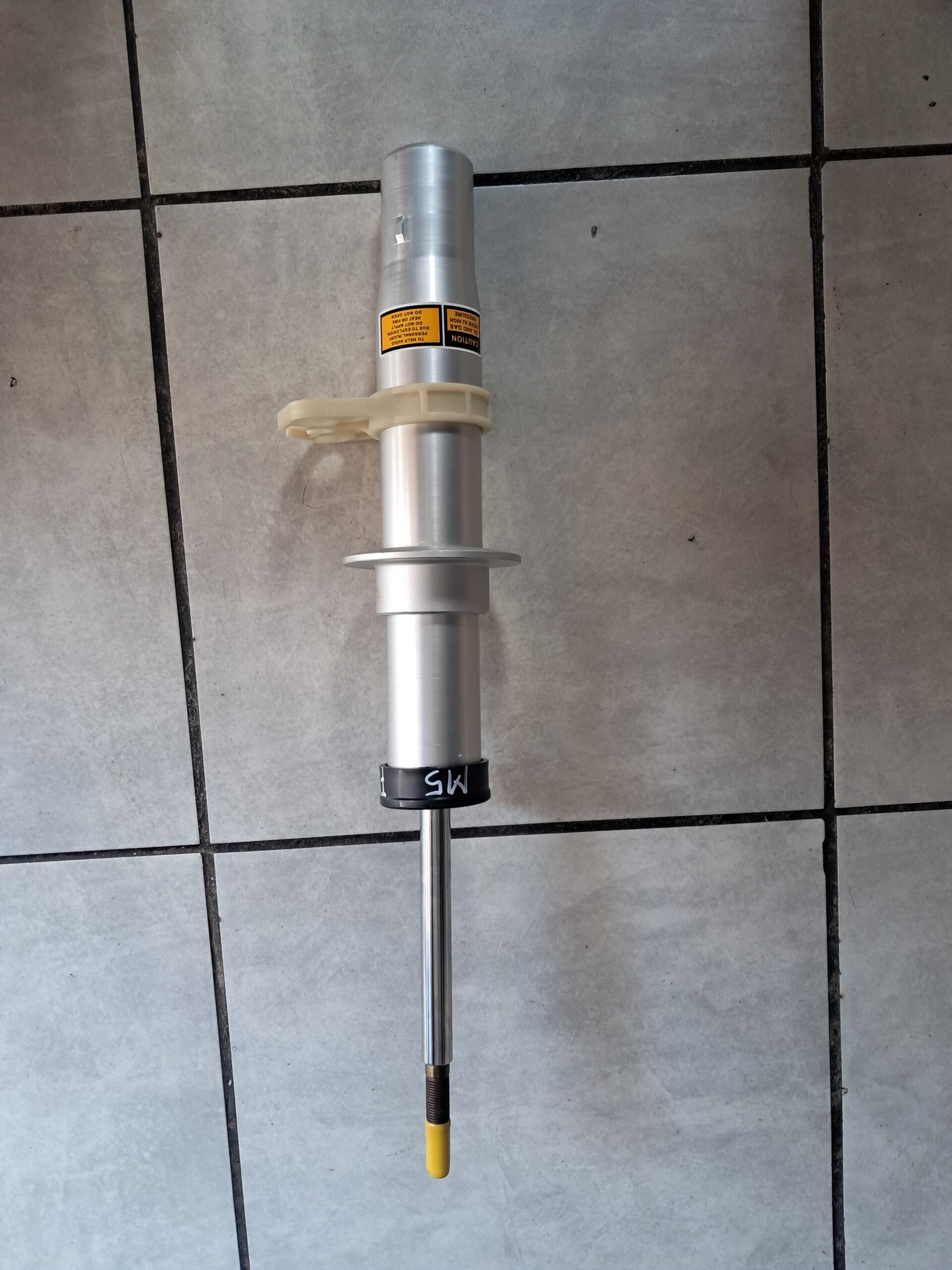 BMW M5 F90 Front Shocks