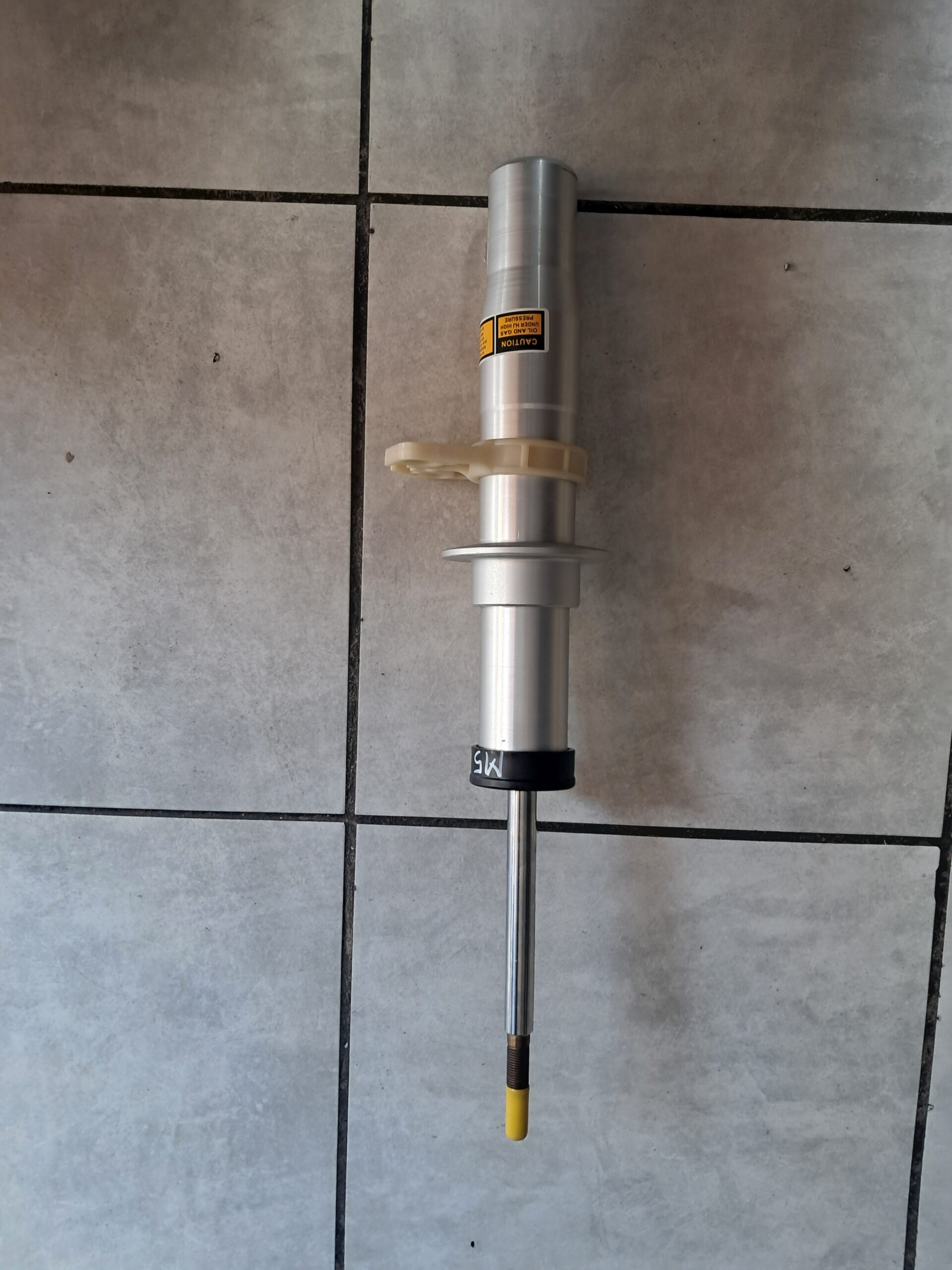 BMW M5 F90 Front Shocks