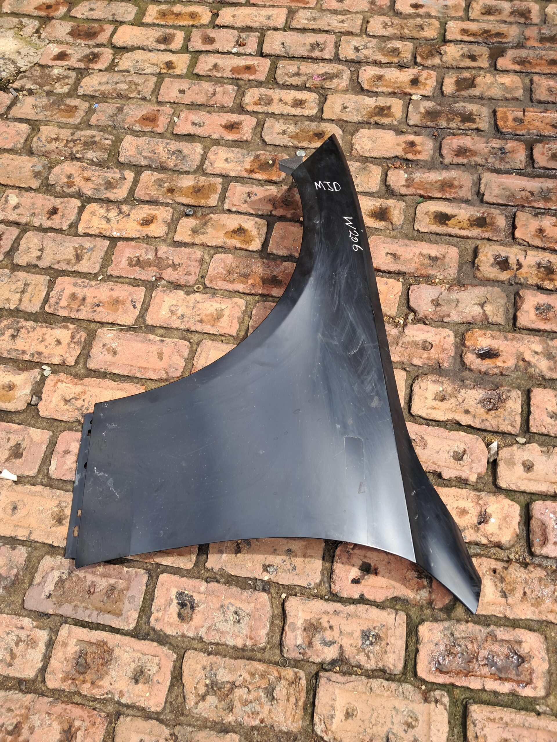 Mercedes-Benz C class W206 Fender LH